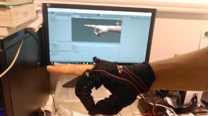 vr-gloves-that-capture-the-movement-of-the-hands-sen-corp