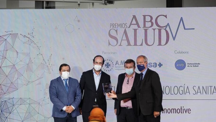 ennomotive recibe el premio ABC Salud por el respirador OxyVita 